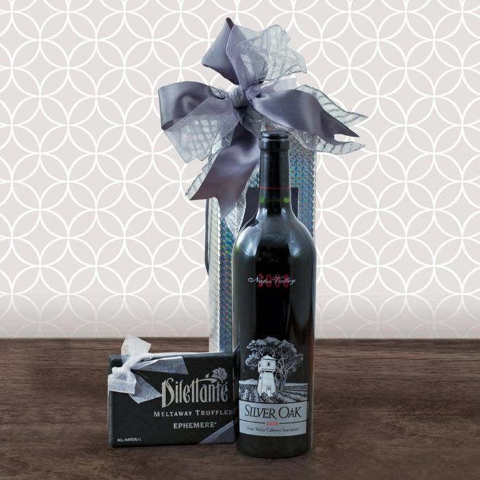 Silver Oak Napa Cab Sauv & Wine Gift Box